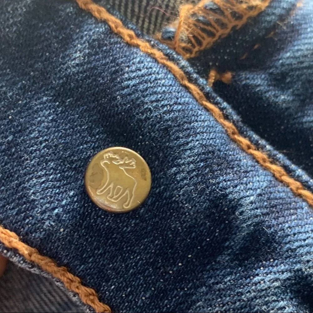 A&F Distressed Rolled Denim Shorts - Picture 7 of 10